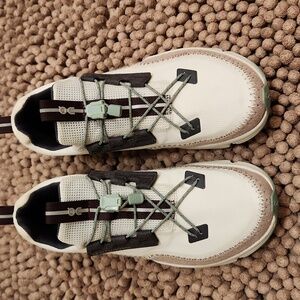 Cloudaway tennis shoes